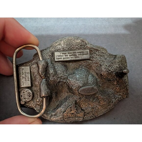 Vintage Siskiyou Western Belt Buckle E-8954 Buffalo Hunting Scene Pewter Made In - Picture 3 of 6